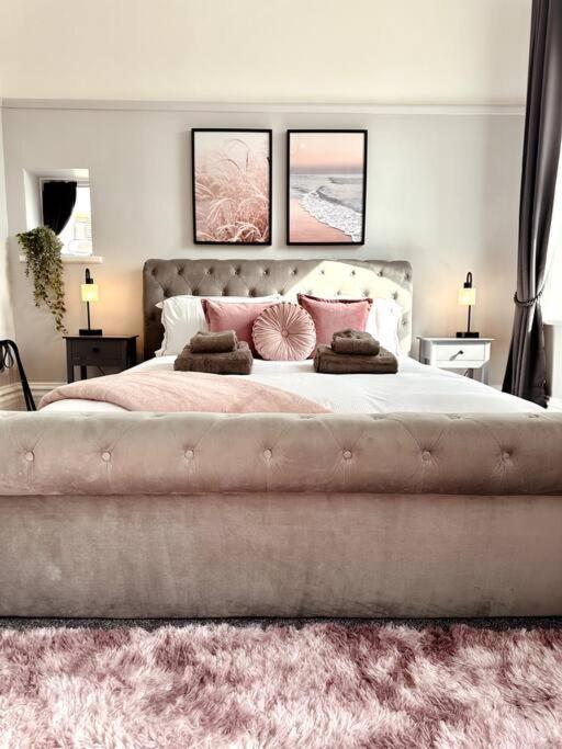 The Retreat - Large Luxury Apartment, Two Mins From Beach 본머스 외부 사진